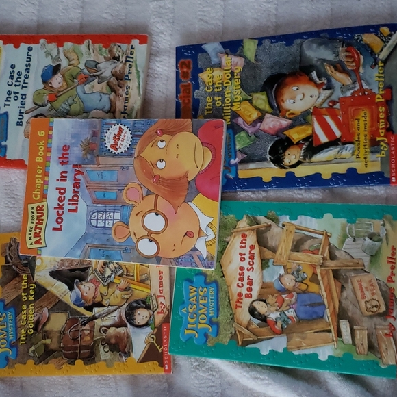 BOOKS - Picture 1 of 1